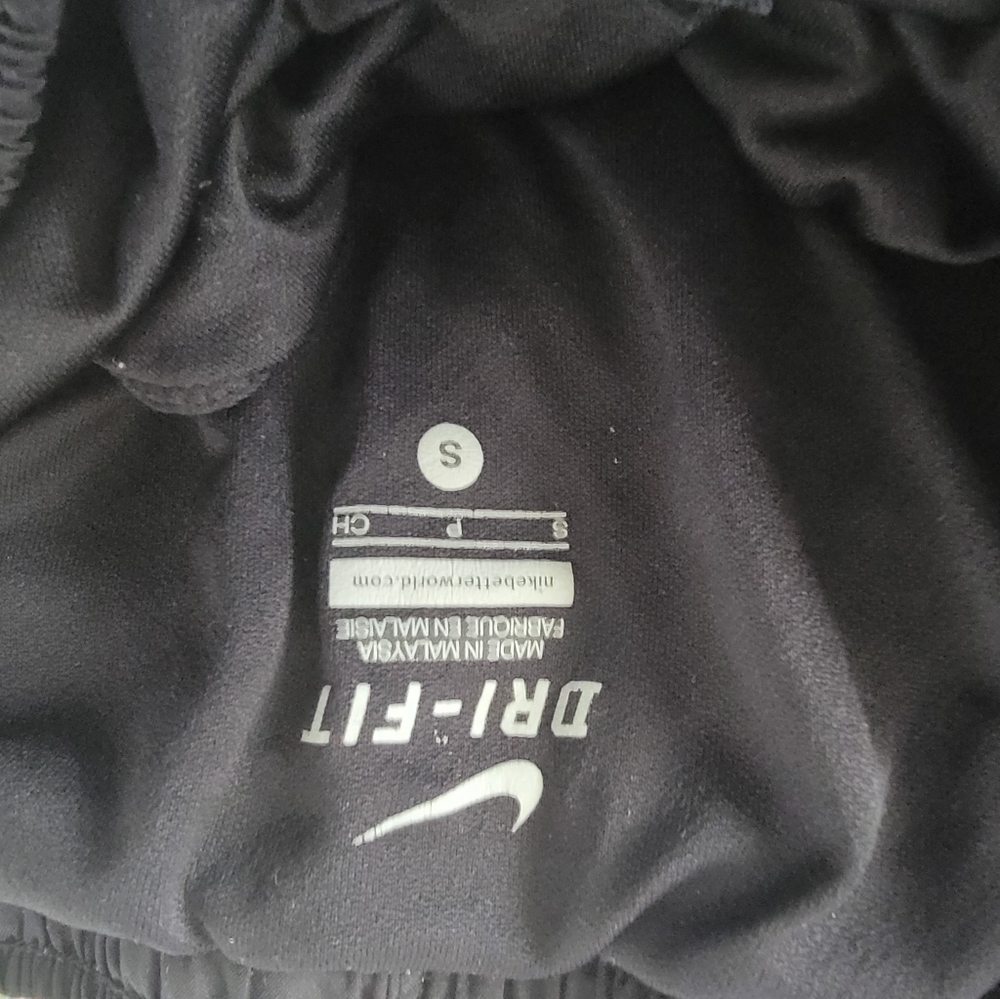 Nike Dri-Fit Shorts - Picture 4 of 4
